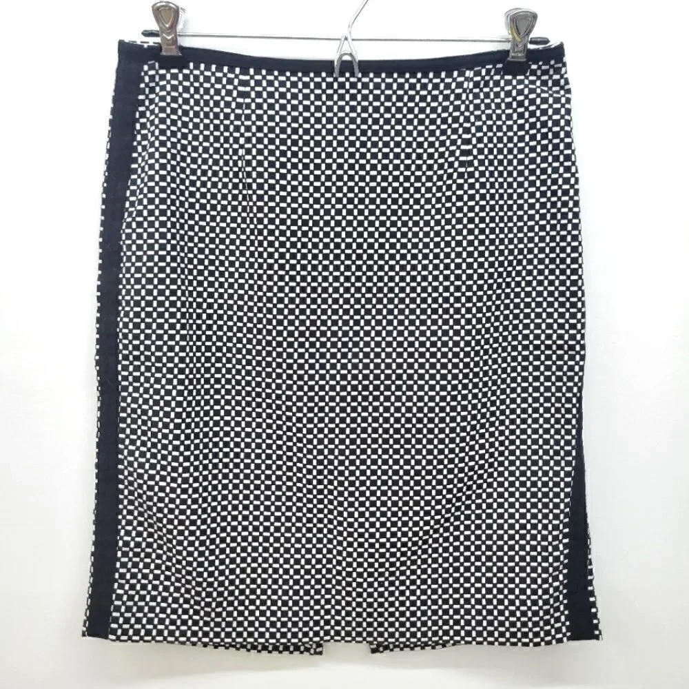 White House Black Market Geometrick Black & White Lined Pencil Skirt